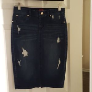 JLO denim skirt